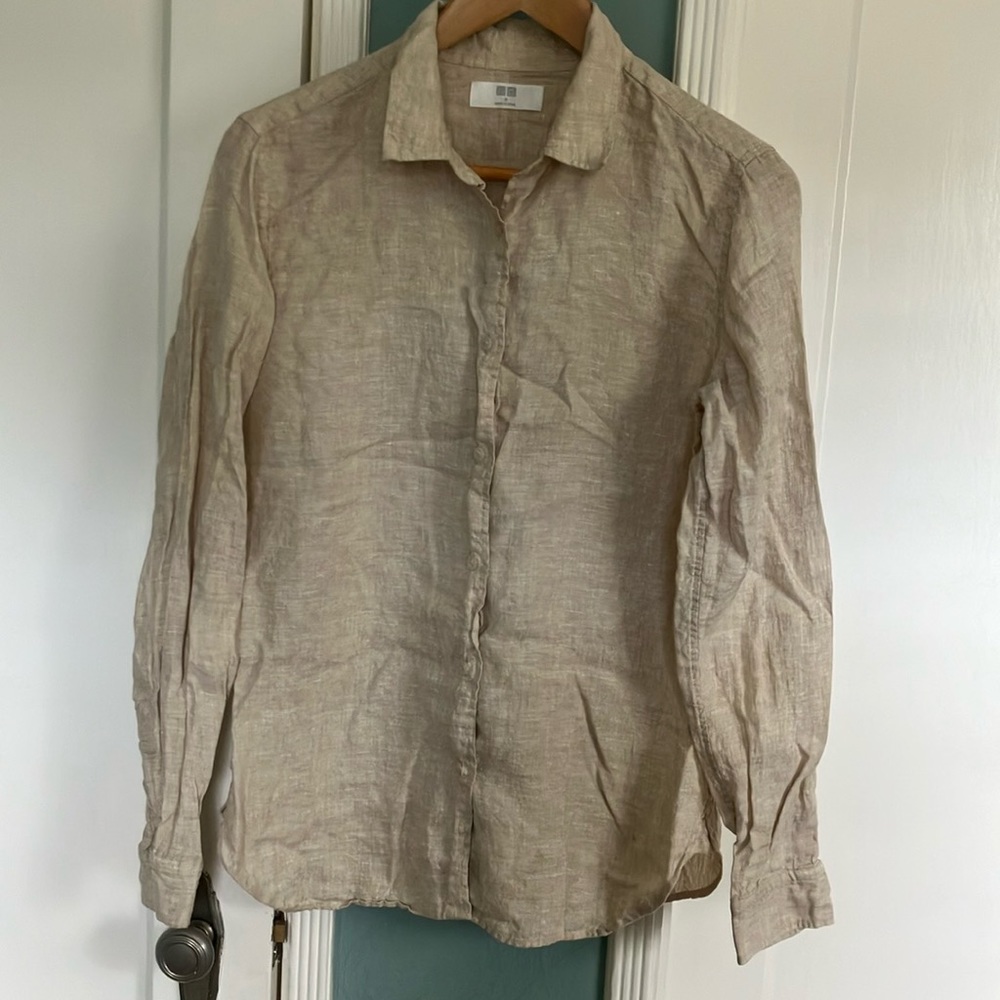 Tan Linen Uniqlo shirt